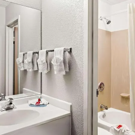 Econo Lodge Willowbrook