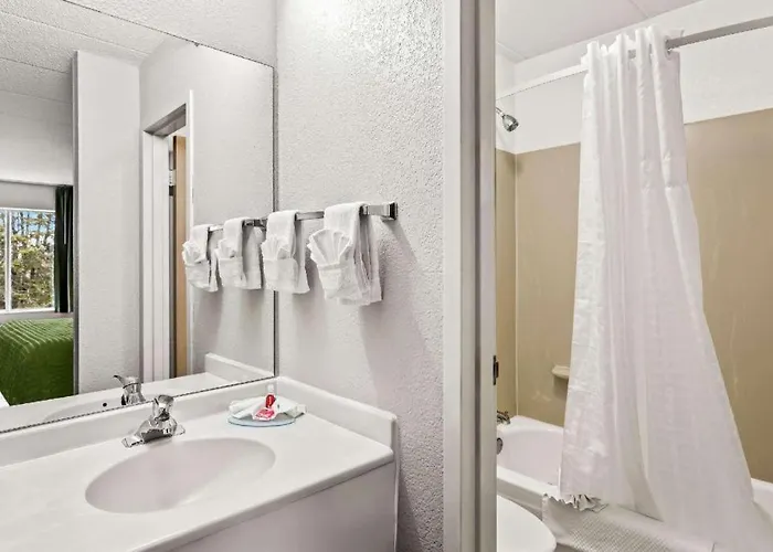 Hotel Econo Willowbrook