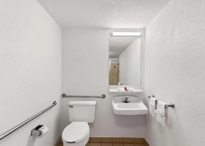 Hotel Econo Willowbrook 2*
